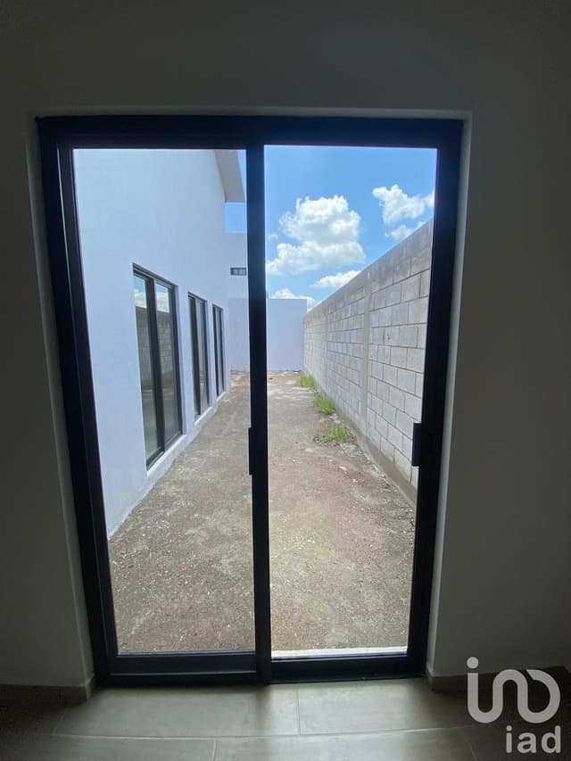 Casa en venta en Quintas de Campo Real con alberca y fcc privado aun costado Praderas de la hacienda