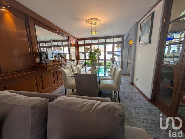 casa en venta en jardines de celaya 3 hab, 3 autos. con despacho y bodega