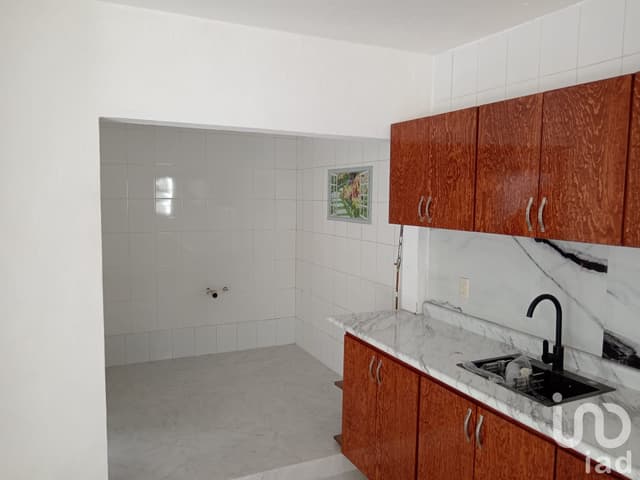 Se vende casa a un costado del parque Chapultepec, excelente vista panorámica!