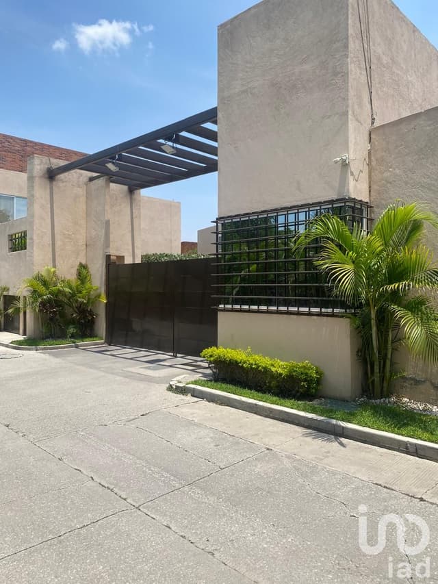EXCELENTE CASA EN VENTA (FRAC. PRIVADO), SAN JUAN, YAUTEPEC, MORELOS