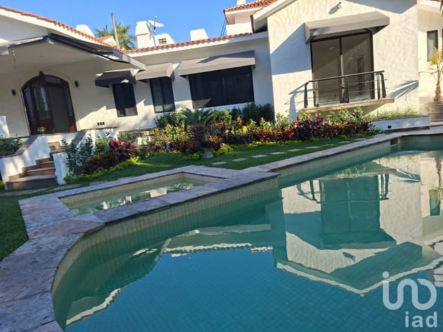 RESIDENCIA EN VENTA EN VISTA HERMOSA, CUERNAVACA