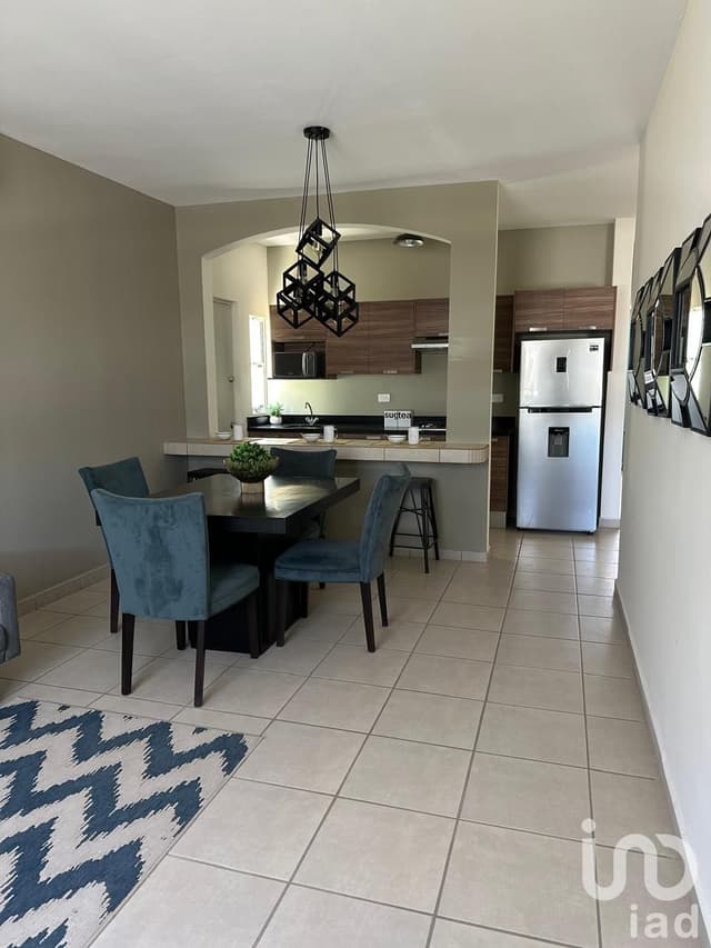 CASA EN VENTA EN LA PAZ BCS - ENTRADA A LA CIUDAD, CERCA DE BODEGA AURRERA Y CARRETERA A LOS CABOS