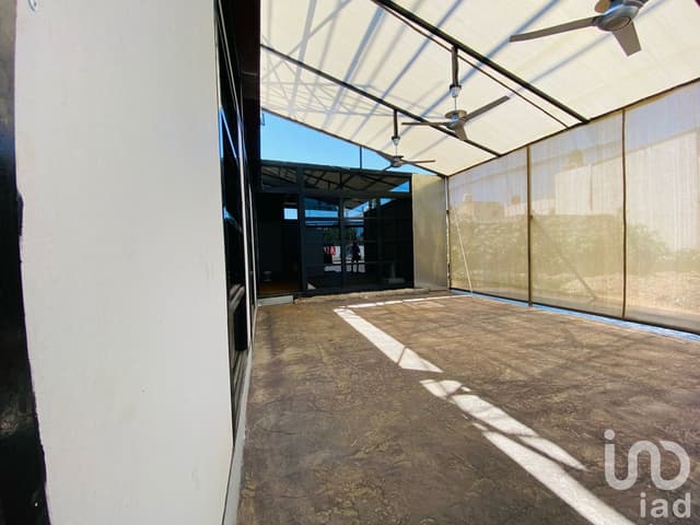 *Local en RENTA CERCA Plaza Uptown Mérida*