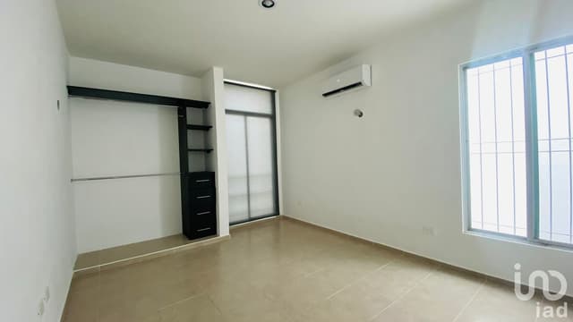 CASA en RENTA a 5 min de Chedraui en Cd, Caucel.