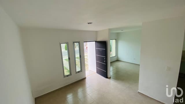 CASA en RENTA a 5 min de Chedraui en Cd, Caucel.