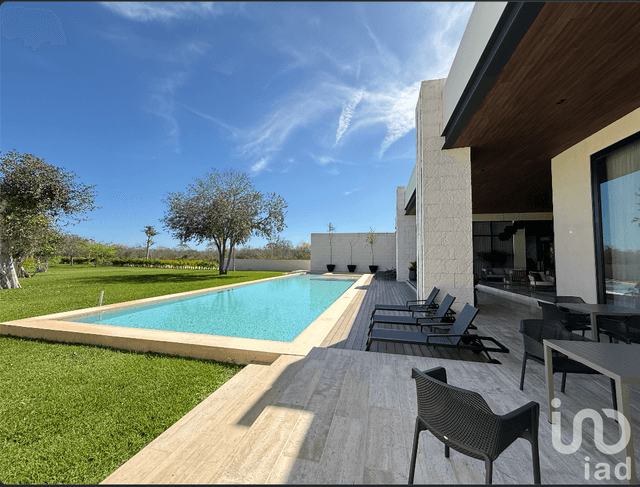 Terreno en Venta en ANTIGUA Residencial, Merida, Yuc.– Frente a Casa Club