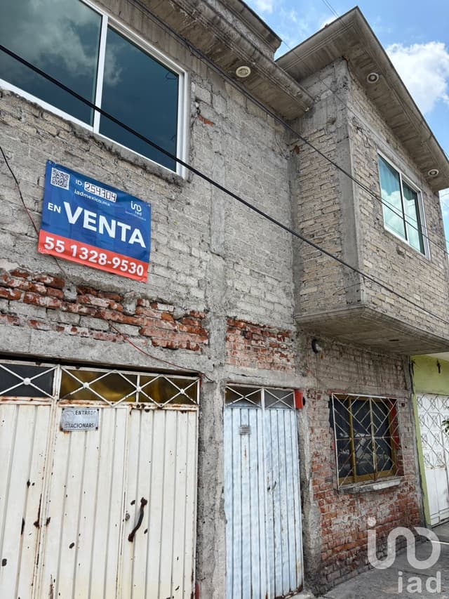 Casa en venta con dos departamentos lista para remodelar