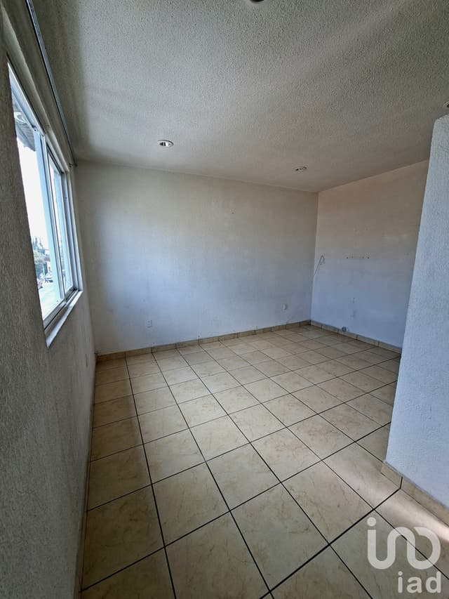 Casa en venta con dos departamentos lista para remodelar