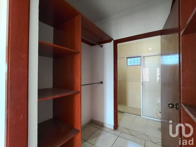 Casa en Venta en esquina en Real Bugambilias, Villa de Álvarez, Colima