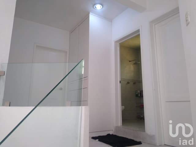 Hermosa casa con jardín en amplio terreno con privacidad y seguridad