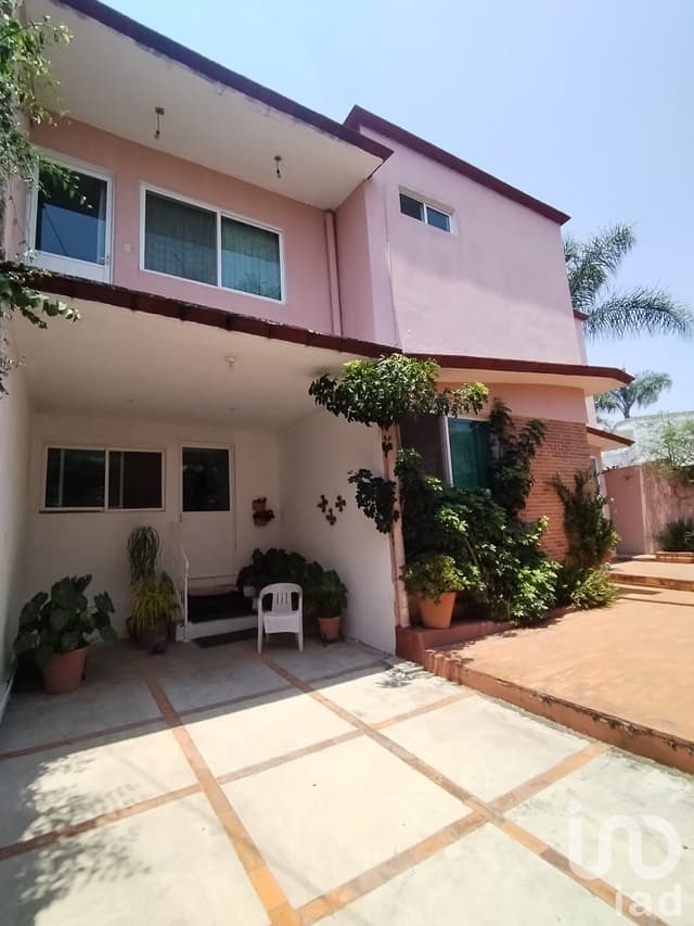 CASA EN VENTA EN CUERNAVACA MOR