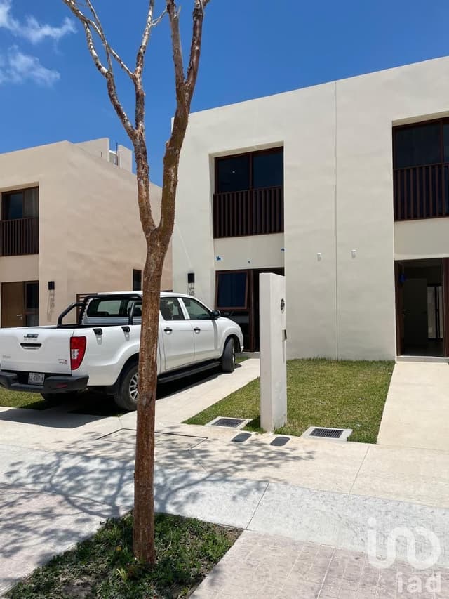 CASA en VENTA amueblada, cerca del Aeropuerto Internacional de Cancún