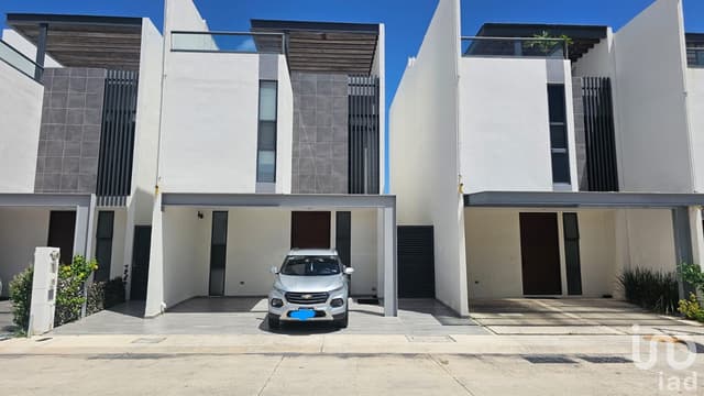 VENTA CASA Residencial La Rioja, Cancún