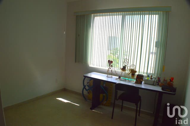 Casa en Residencial Puerta de Piedra 3 recamaras 2 1/2 banos - alberca jardines gimnasio seguridad