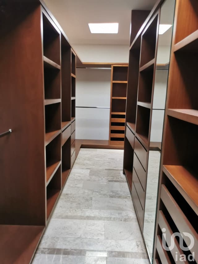 Residencia nueva con acabados de lujo, muy espaciosa, rooftop con jacuzzi en Villas de Irapuato