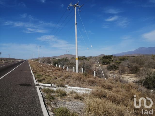 TERRENO SOBRE LA CARRETERA TRANSPENINSULAR LA PAZ - TODOS SANTOS