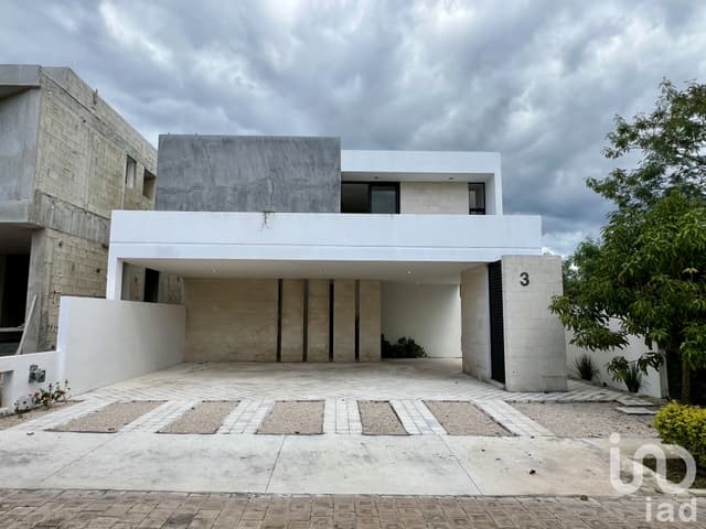 CASA RESIDENCIAL EN VENTA, PRIVADA GAVIONES.