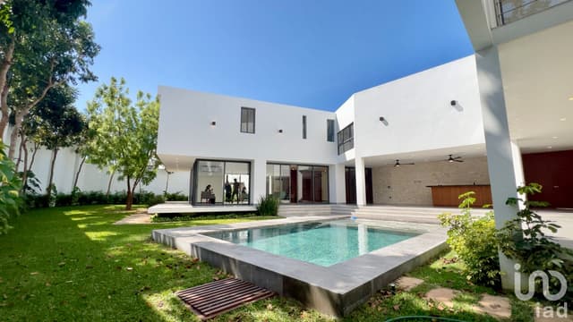 RESIDENCIA EN VENTA UBICADA EN LA PRIVADA BOSQUES DE ALTABRISA, MERIDA