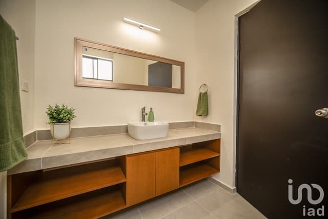 CASA EN VENTA DE DOS PLANTA EN PRIVADA PARAISO CAUCEL VII