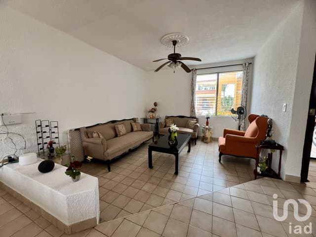 CASA EN VENTA EN PRIVADA VILLAS PALMA REAL, DENTRO DE LA CIUDAD EN CHUBURNA DE HIDALGO