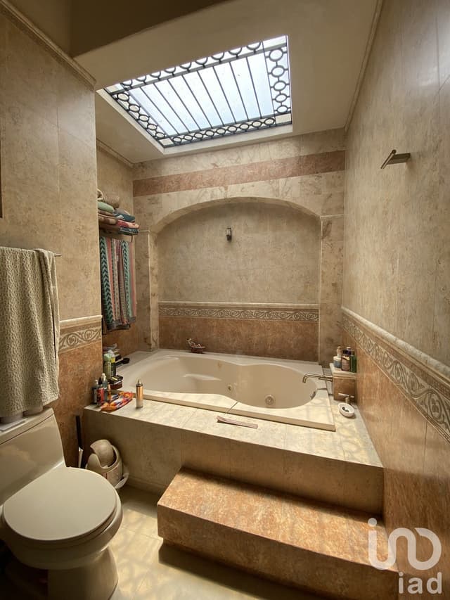 CASA EN VENTA CON 1,510 M2 DE TERRENO, EN SANTA SANTA RITA CHOLUL.