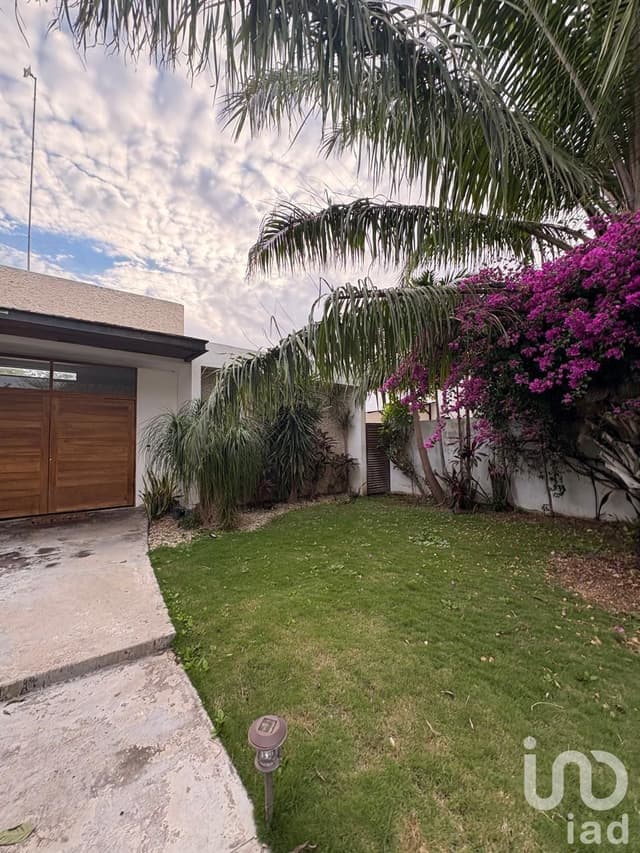 CASA EN VENTA EN PRIVADA RESIDENCIA{ LA REJOYADA, MERIDA YUCATÁN