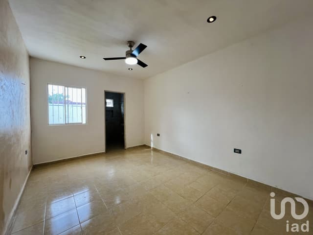 CASA EN VENTA EN CAUCEL REMODELADA CON 2 HABITACIONES Y 2 BAÑOS