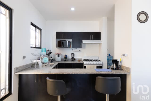 CASA EN VENTA AMUEBLADA DE 3 HABITACIONES EN GRAN SANTA FE CAUCEL