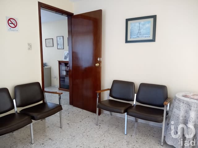 Casa en VENTA en esquina de 4 Recamaras en Av. Nicolás Zapata
