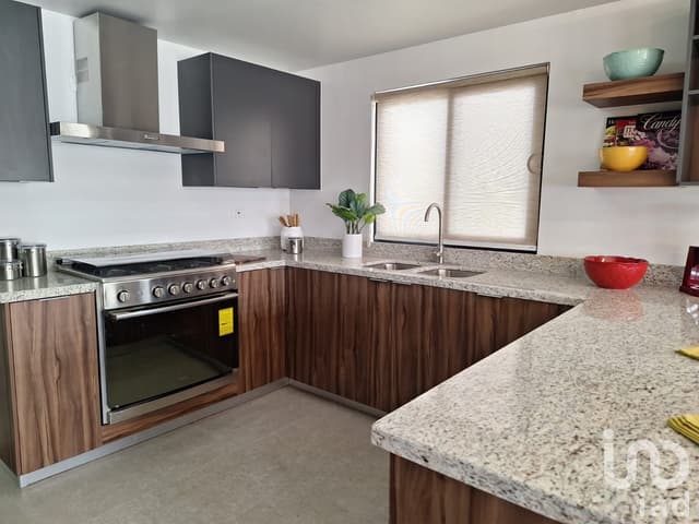 Casa en venta cerca de Puente Zaragoza