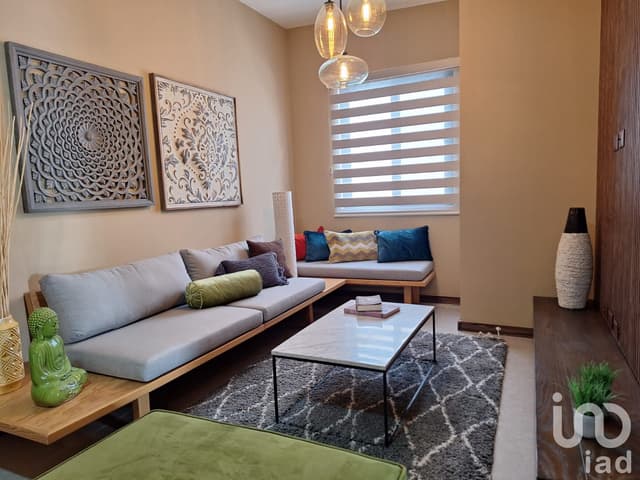 Casa en venta cerca de Puente Zaragoza