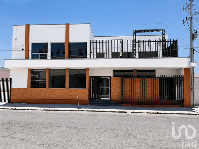 Edificio en venta más laboratorio a unas cuadras del edificio Centinela