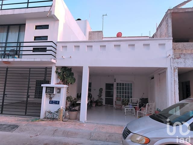 Casa en Venta en Cancún, Sol del Mayab, 4 recamaras una en planta baja