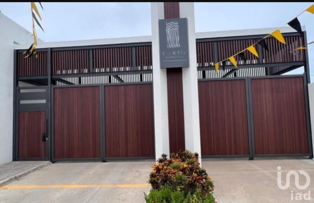 CASA UNIFAMILIAR EN VENTA EN VALLARTA COLONIA JARRETADERAS