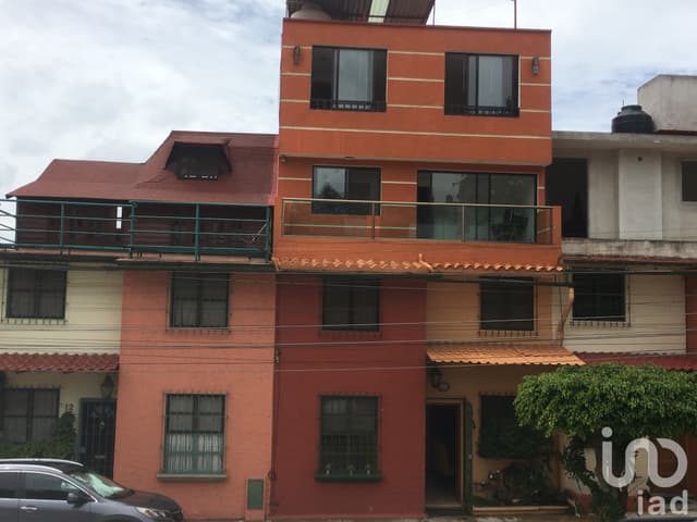 Se vende excelente casa céntrica