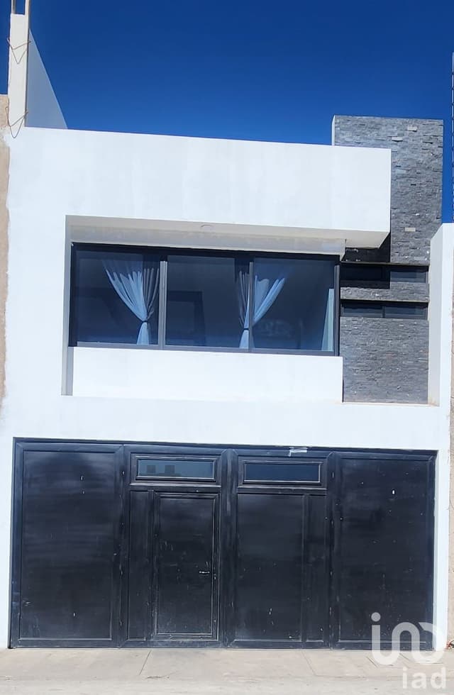 ULTIMA CASA EN VENTA INDEPENDIENTE A PIE DE CALLE