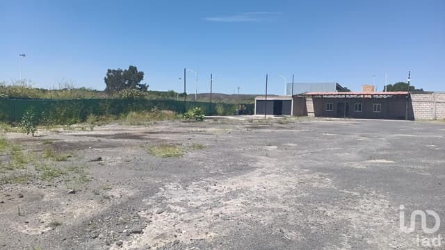 TERRENO EN RENTA PARA PATIO SE MANIOBRAS EN MOMPANI QRO.