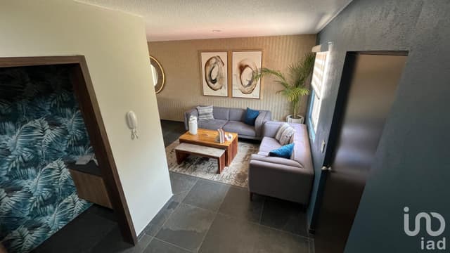 Hemosa Casa de 2 niveles dentro de Fraccionamiento en Ojo de Agua, Tecámac