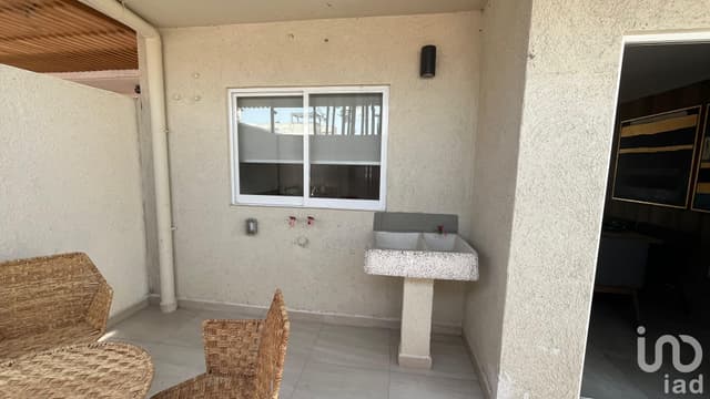 Hermosa Casa de 2 niveles dentro de Fraccionamiento en Ojo de Agua, Tecámac