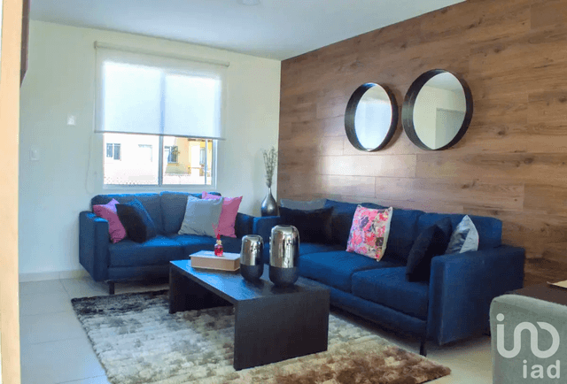 Hermosa Casa de 2 Niveles dentro de Fraccionamiento en Tecámac, EDOMEX