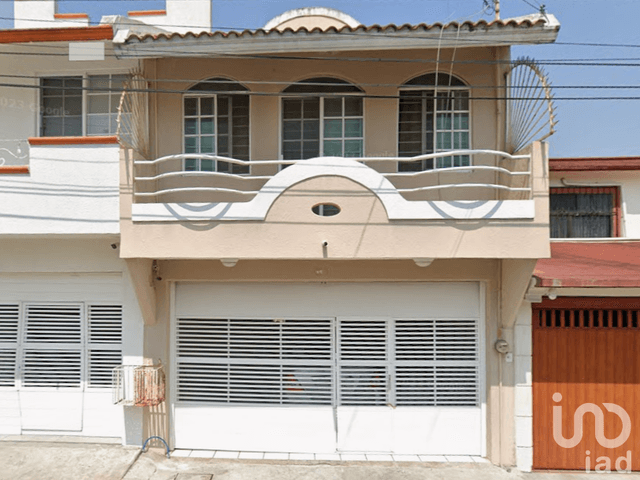 Hermosa Casa de 2 Niveles en Excelente Ubicación en la Tampiquera, Boca del Río, Veracruz