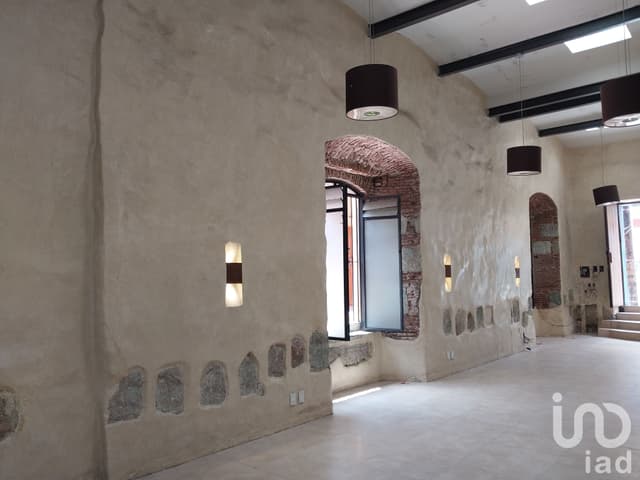 LOCAL COMERCIAL CON TAPANCO SOBRE CALLE INDEPENDENCIA EN EL CENTRO DE OAXACA DE JUÁREZ, OAXACA.