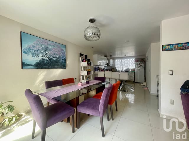 Casa Familiar con Roof Garden en Zona de Bajo Flujo Vehícular, Cerca de Galerías Atizapán.