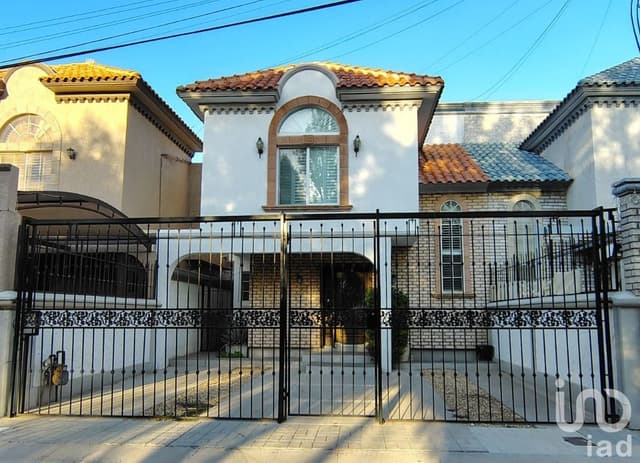 CASA EN VENTA 3 RECAMARAS FRACC NAPOLI ZONA ALTA PLUSVALIA