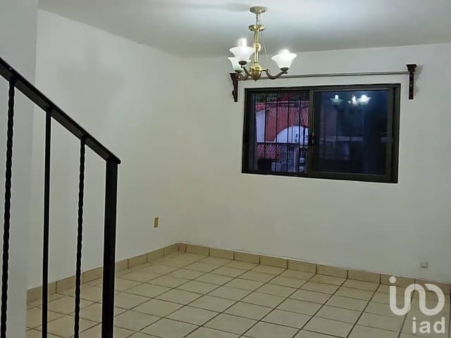 Casa sola en Renta en fraccionamiento | Manantiales