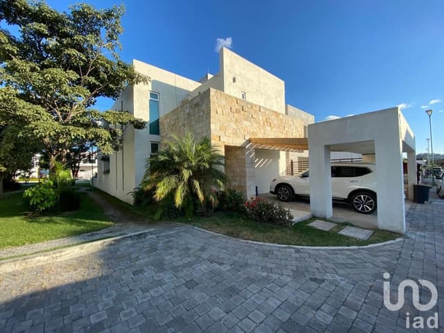 En venta Casa en Fraccionamiento | Par vial, Jiutepec