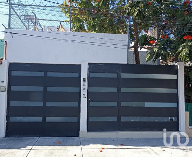 CASA EN VENTA EN LAS ÁGUILAS, ZAPOPAN JALISCO