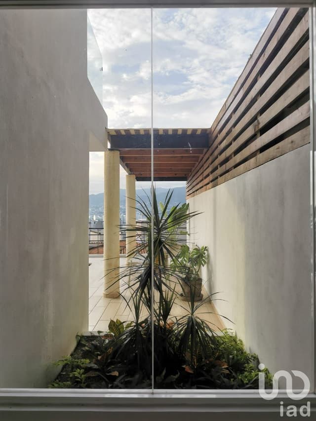 Departamento Amueblado con Amenidades, Jardín Privado y Cancha de Pádel