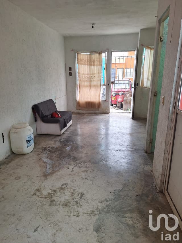 Casa de oportunidad. MANZANA 11 - VILLAS DE OTOCH, Priv. El Ciruelo. Entrega inmediata.