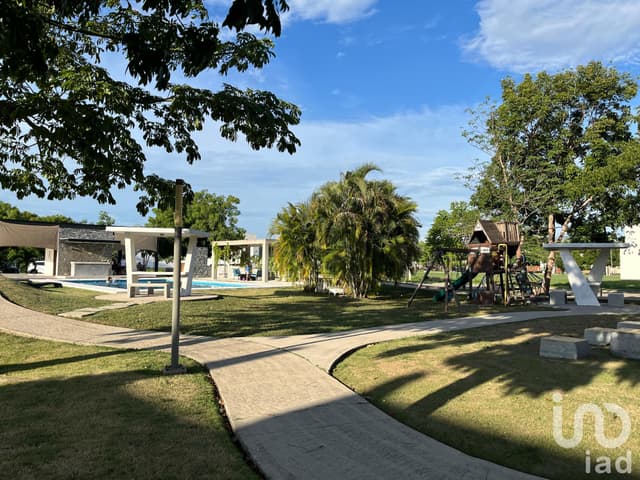 Terreno en Zona Country en Fracc. Jardines de Mazaltepec de 388 m2